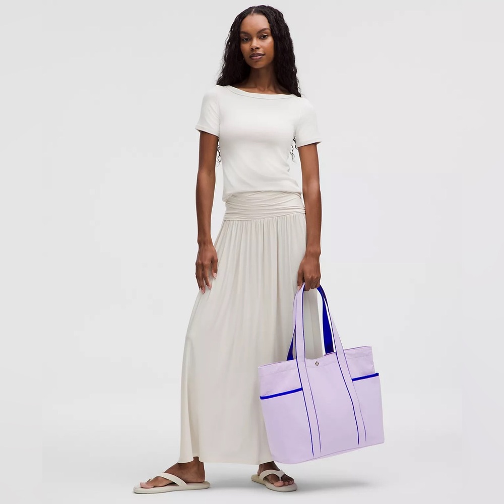 Lululemon Daily Multi-Pocket Tote Bag 20L- Lavender Frost/Galactic Cobalt